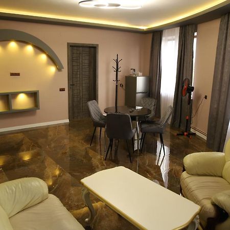 Hotel Gold Guiumri Exterior foto