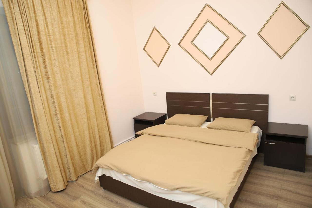 Hotel Gold Guiumri Exterior foto