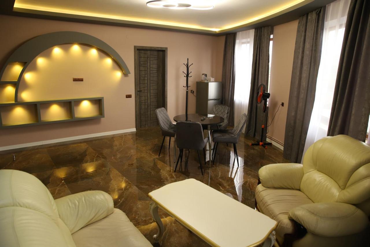 Hotel Gold Guiumri Exterior foto