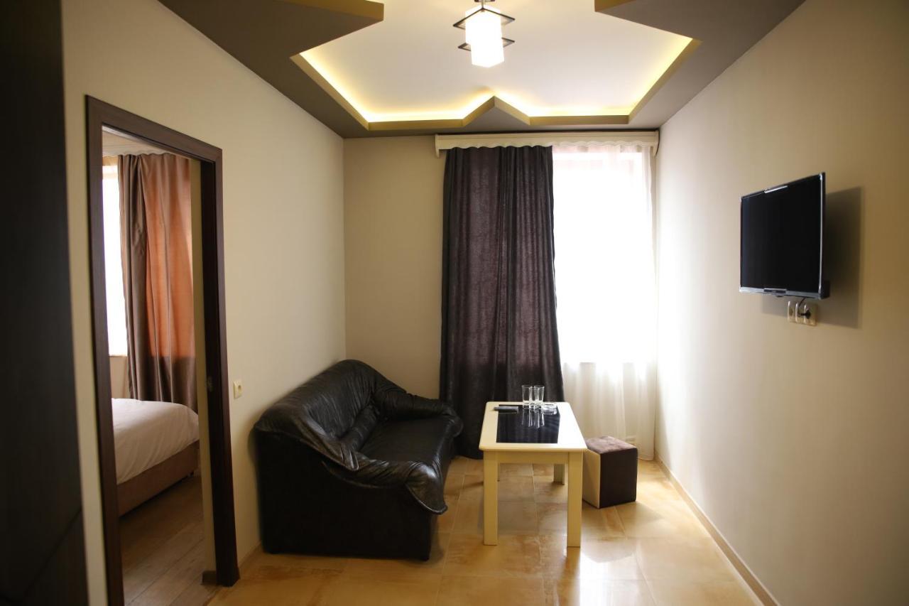 Hotel Gold Guiumri Exterior foto