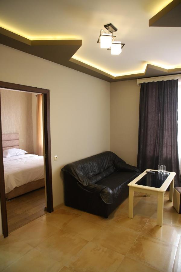 Hotel Gold Guiumri Exterior foto